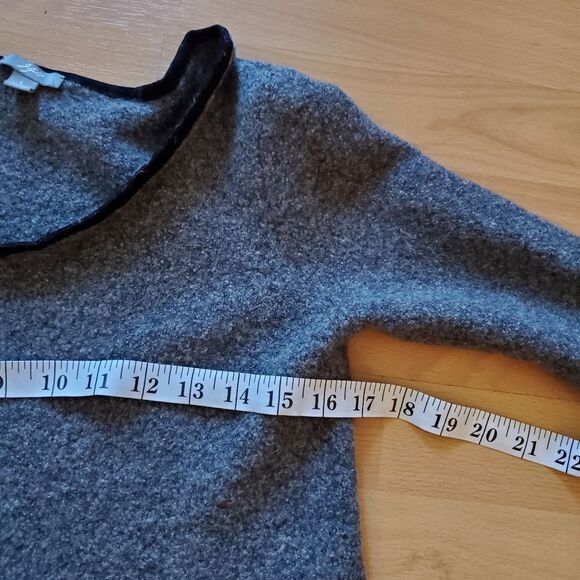 J. Jill Sweater Gray with Scoop Neck, Size L/M - Picture 6 of 7